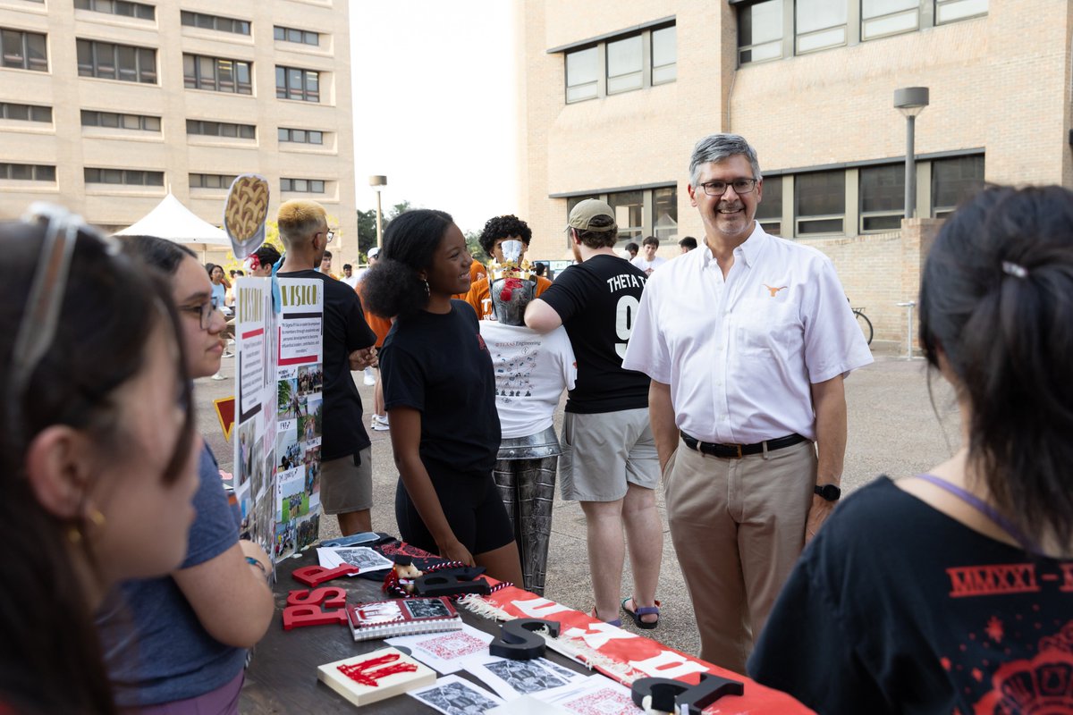 It's been a great week to welcome a new class of engineers to the Forty Acres! I enjoyed meeting you all at Gone to Engineering and I hope you have a great semester — hook 'em 🤘