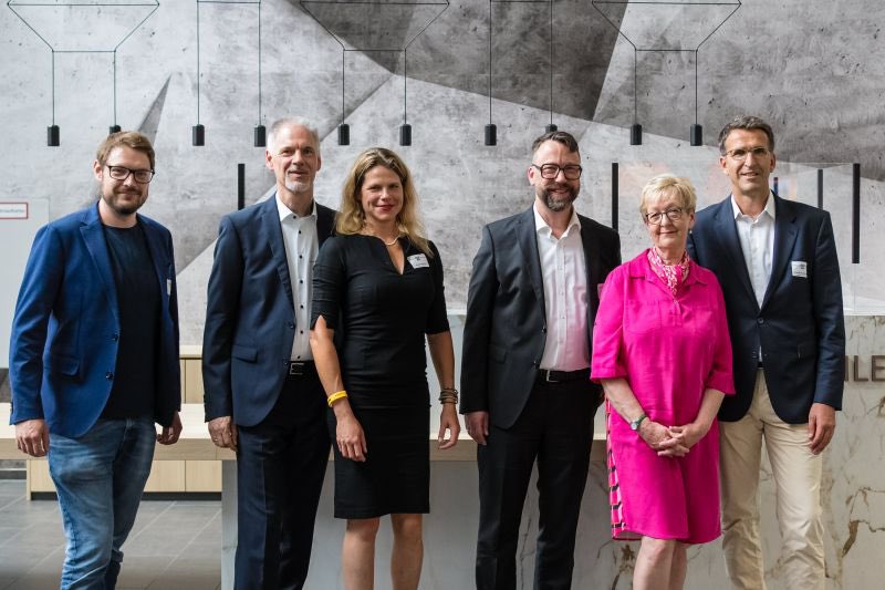 Stefanie Dr. Babst (@drbabst) on Twitter photo 25 Jahre ScMI. 😇Tolles Jubiläum in Paderborn, das die deutsche Strategic Foresight Community zusammenbrachte. Happy, dass meine Keynote soooo viele interessante Gesprächen auslöste! <a href="/ScMI_AG/">ScMI Scenario Management International AG</a> Warum haben Entscheider so viele Blind Spots? Und wie kann man sie aufbrechen? 25 Jahre ScMI. 😇Tolles Jubiläum in Paderborn, das die deutsche Strategic Foresight Community zusammenbrachte. Happy, dass meine Keynote soooo viele interessante Gesprächen auslöste! <a href="/ScMI_AG/">ScMI Scenario Management International AG</a> Warum haben Entscheider so viele Blind Spots? Und wie kann man sie aufbrechen?