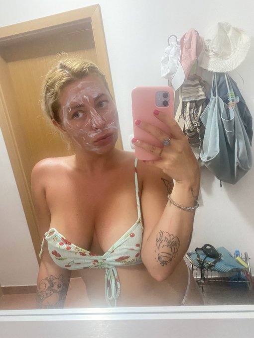 Вроде бы я обгорела 🐣 https://t.co/AVEIoighJO