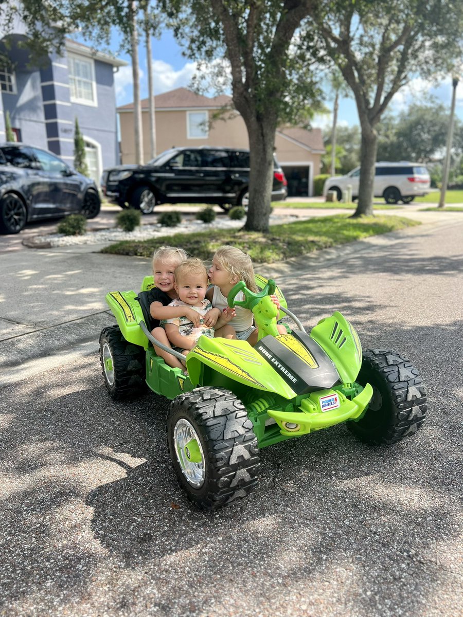 Day 1631 of Life - Power Up! 🛞 The sibling bonding over their power wheels car is real! Doesn’t get any better than those smiles ☺️