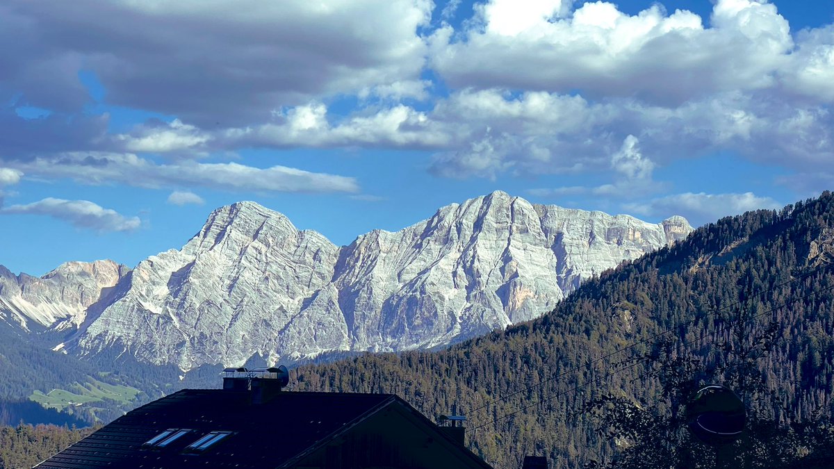 ShiwankGupta's tweet photo. Last week i was in dolomite italy for a week and it’s one of the most beautiful places I’ve ever visited. https://t.co/2XIU0P5e6h