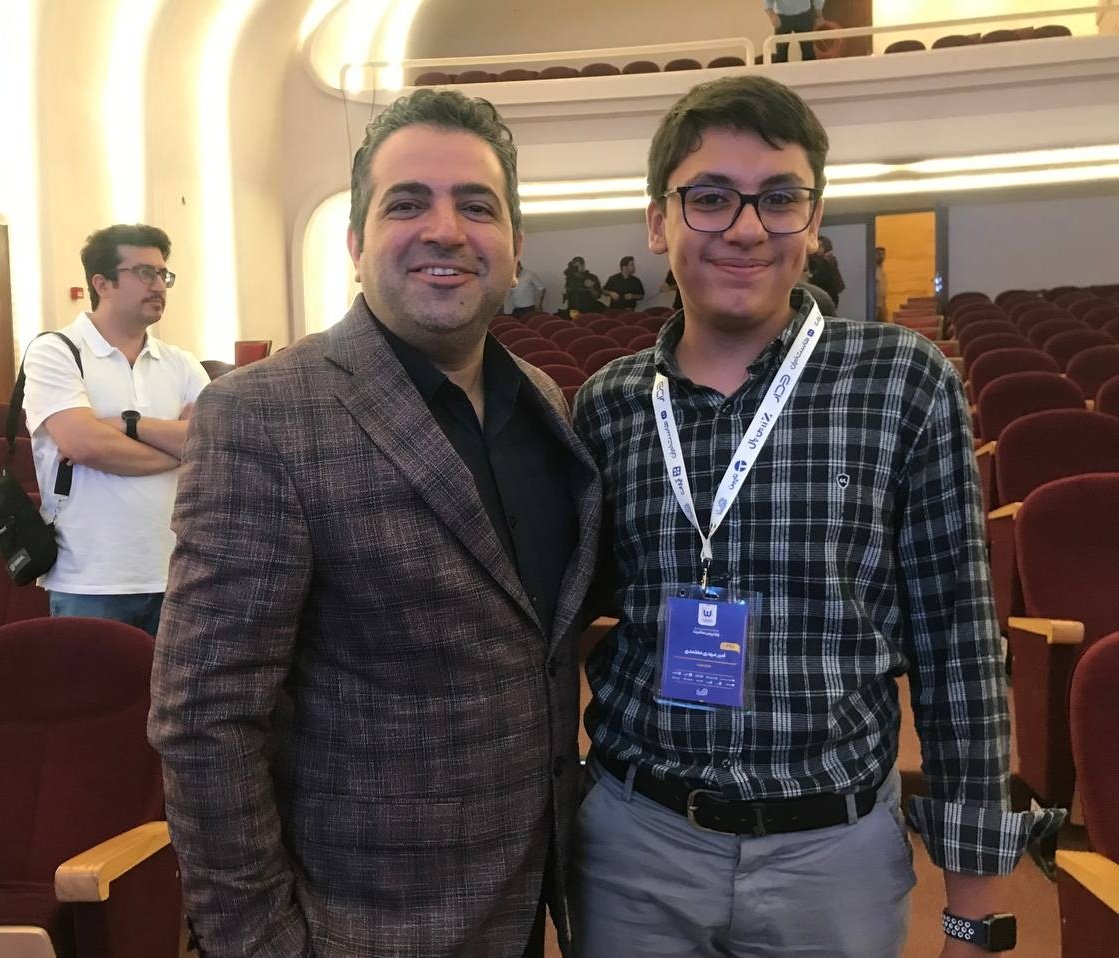 MotamediYuosef's tweet photo. #wp_summit
#zhaket
#wpsummit
جوانترین شرکت کننده سمینار وردپرس سامیت
آرش سروری عزیز و امیر مهدی معتمدی https://t.co/GEDLkgnHzM