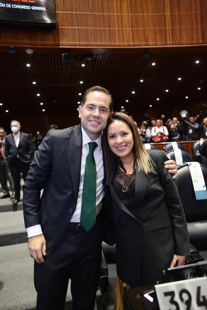 karencastrejont's tweet photo. En Sesión de Consejo General se instaló el Primer Periodo de Sesiones Ordinarias del Tercer Año de Ejercicio de la LXV Legislatura.
En representación del Presidente @lopezobrador_, la titular de la @SEGOB_mx @LuisaAlcalde hizo entrega del 5º Informe de Gobierno. 1/2 https://t.co/YKBo7947NL