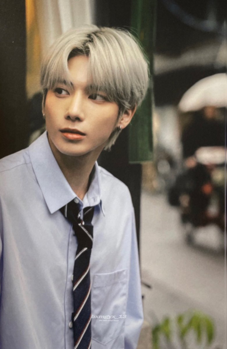 bxmgyx_13's tweet photo. SEASON OF TXT YOUTH photobook scan #태현 #TAEHYUN https://t.co/Yygk76gCs0