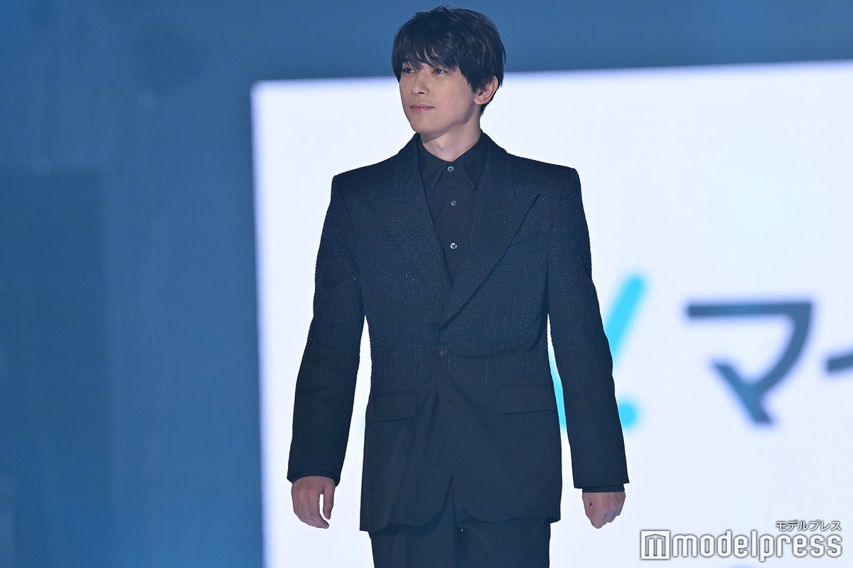modelpress's tweet photo. 【🌈TGC 2023 A/W🤍】

吉沢亮がサプライズ登場で会場興奮👑
両手を大きく振って楽しくランウェイ🙌🏻

🔻フォトギャラリー更新中📸
https://t.co/Wj3O5CI7Ss

#吉沢亮 #吉沢亮TGC #TGC #マイナビTGC @ryo_staff https://t.co/SUkojAXYbs