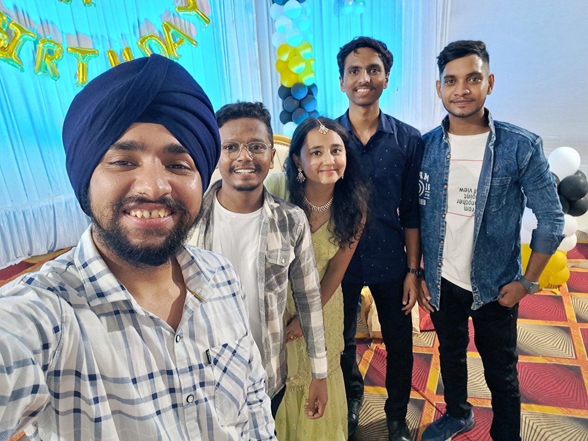 That's a bday bash done right! 🎉🎉
Happy Birthday Anshitaaa! 🙌❤️ <a href="/anshitaksoni/">Anshita</a>

Gang in pic is THM Nagpur team!
<a href="/parthakre114/">Parth Thakre</a> <a href="/Lokesh_Bagmare/">Lokesh Bagmare</a> <a href="/HarshalSawatkar/">hssCodes🔱</a> 
Missing - Pooja