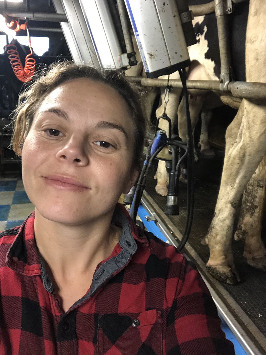 Salut 👋  aujourd’hui j’ai le look d’Etienne. Allez, traite et on file au comice pour un petit marché