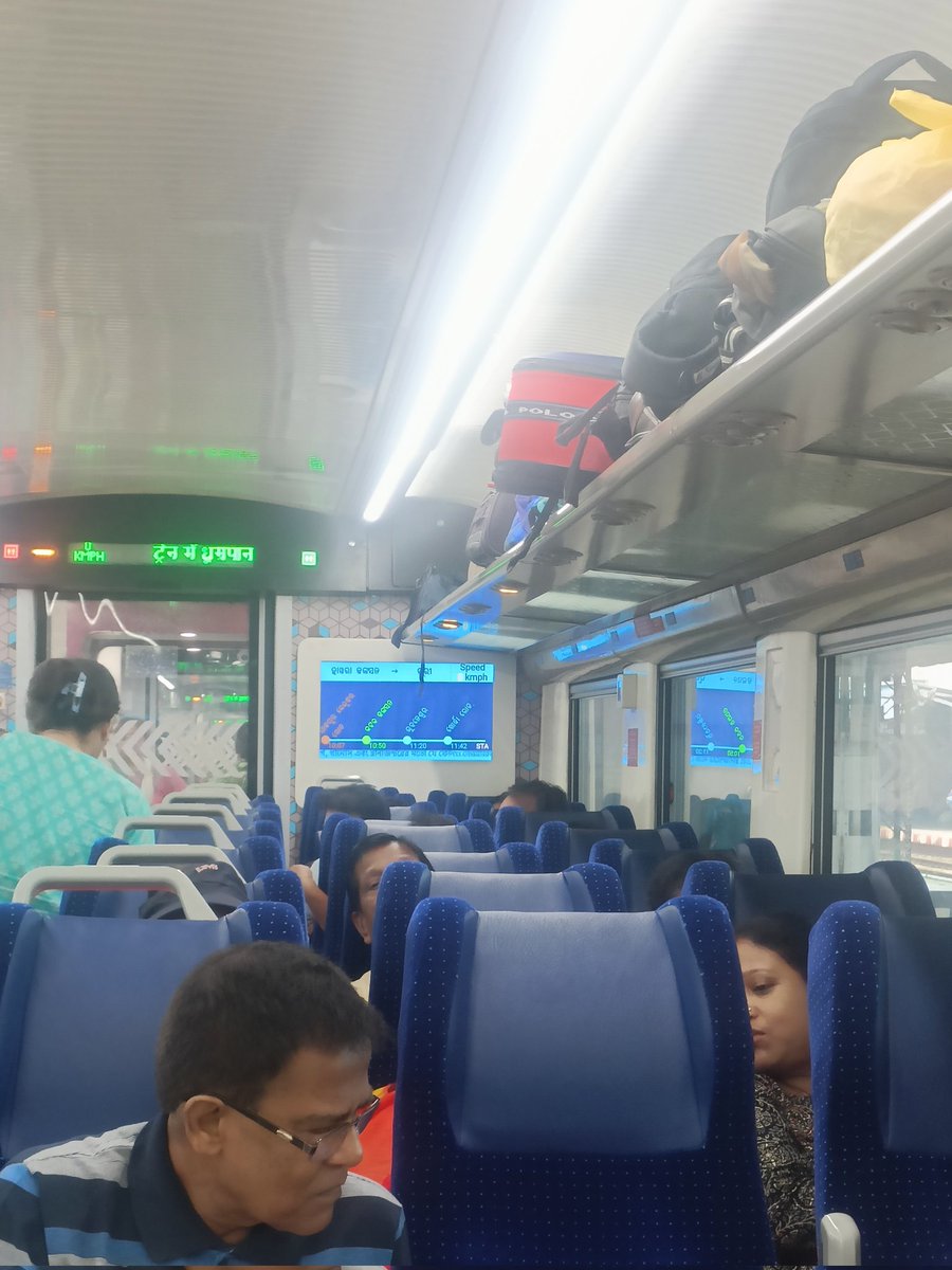 Sohan8249's tweet photo. @AshwiniVaishnaw Sir, is there any possibility of doing live telecast of @ISRO_ADITYAL1 Mission in this Display 🥺 @IndianRailMedia @isro @RailMinIndia @VandeBharatExp https://t.co/boPCntv5mT