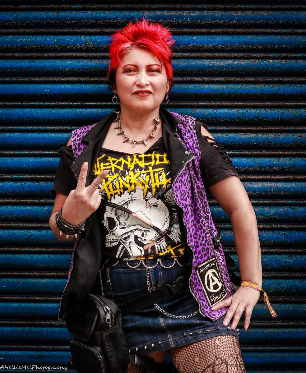 Portrait : Anita #punksnotdead #punkstyle #punkgirl #punkfashion #streetphotography #streetshot #StreetStyle #portraitphotography @HellieMel @RebellionFest