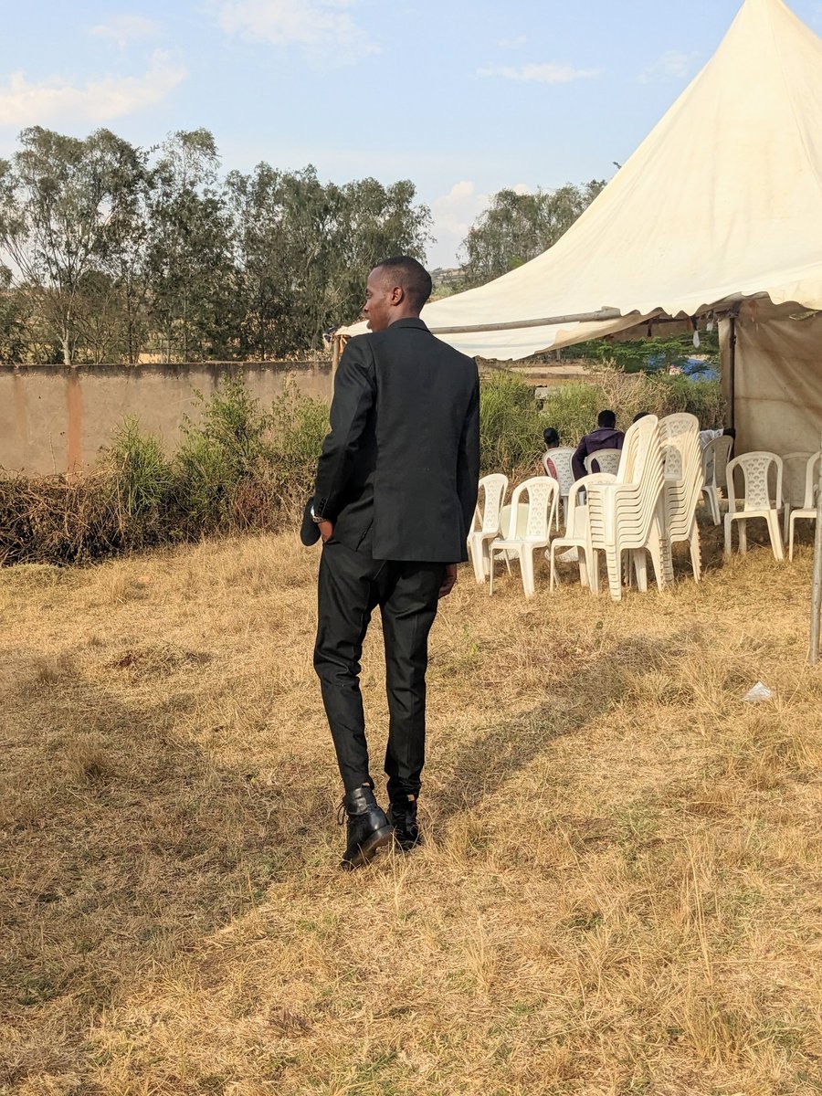 EmmanuelINTORE's tweet photo. 🔴#INKURU_NZIZA
#MC_RWAMASIMBI niwe wenyine ukeneye mu birori byawe umunsi umwe kandi bitagusabye akayabo, hanyuma ibyo agukoreye bikaba urwibutso imyaka ibihumbi.
◾️Kuyobora ubukwe/inama n'ibindi
◾️Kuvuga inka
◾️Kuririmbira umugeni
◾️Itorero ribyina
◾️Igisope
#Byose 0788915302 https://t.co/8xcZc4ehdk