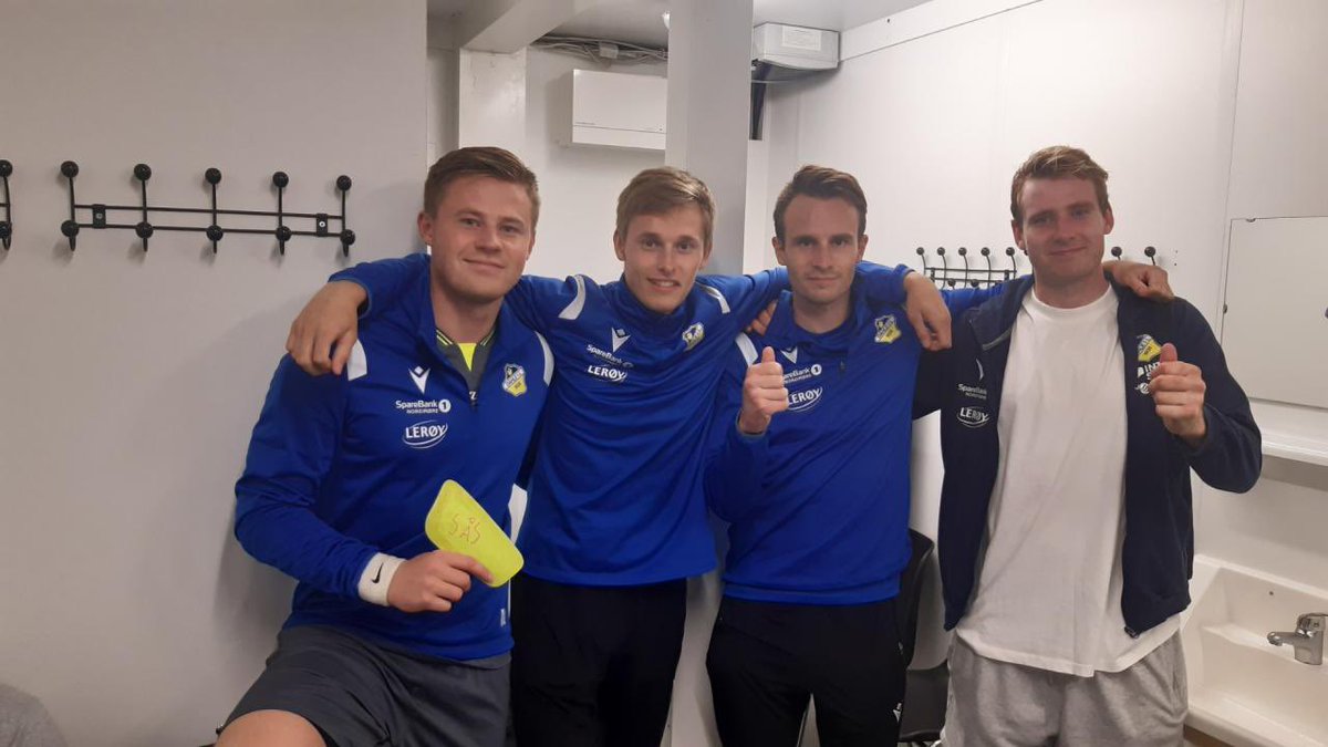 Flyt i angrepsspill resulterer i mange mål. 

10-1 mot <a href="/HjelsetKleiveFK/">HjelsetKleiveFK</a> 

⚽️⚽️⚽️⚽️ <a href="/tobias_dahle/">Tobias Dahle</a> 
⚽️⚽️⚽️ <a href="/EirikAndersennn/">Eirik Andersen</a> 
⚽️⚽️ @jonasfroener 
⚽️ <a href="/Matsolilindskog/">Mats lindskog</a>