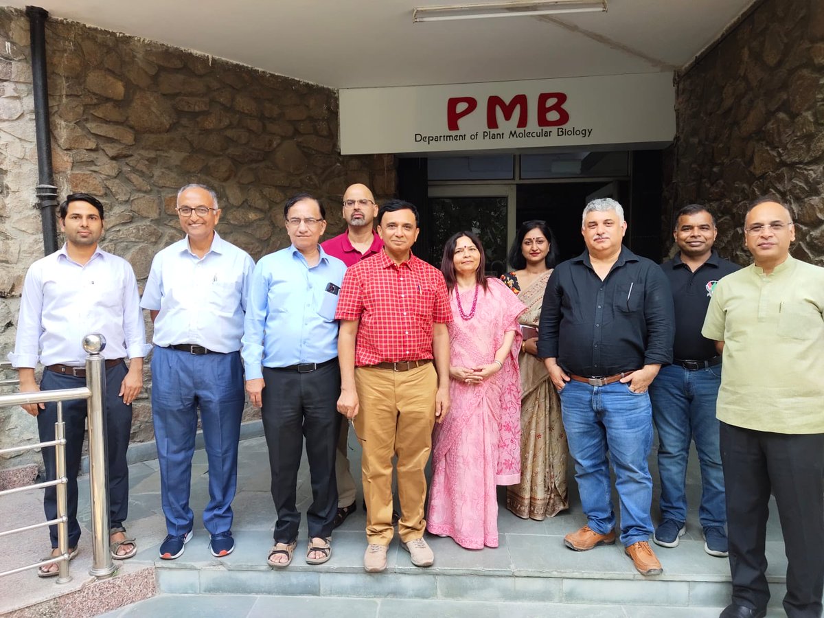 DPMB_UDSC's tweet photo. Farewell to an Academic and Scientific Legend Prof. Anil Grover. A remarkable professor who has left an indelible mark on our hearts and the department. Your dedication to teaching, your passion for HSP101, and your unwavering support for students have made you a true inspiration https://t.co/1SnnMFCRa8