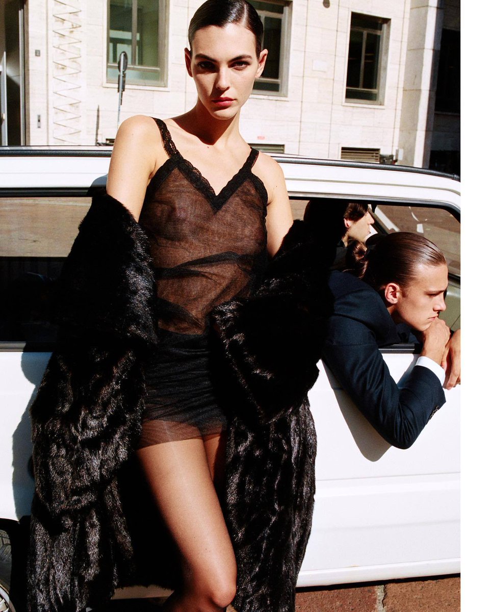 VittoriaCTH's tweet photo. Vittoria Ceretti for M magazine 2023
#vittoria #vittoriaceretti #Fashionmodel #catwalk #topmodels #supermodel #Model #Fashion #runway #runwaymodel #fashionshow #couture #highfashion #hautecoutre #fashion https://t.co/JMLTcjiyA1