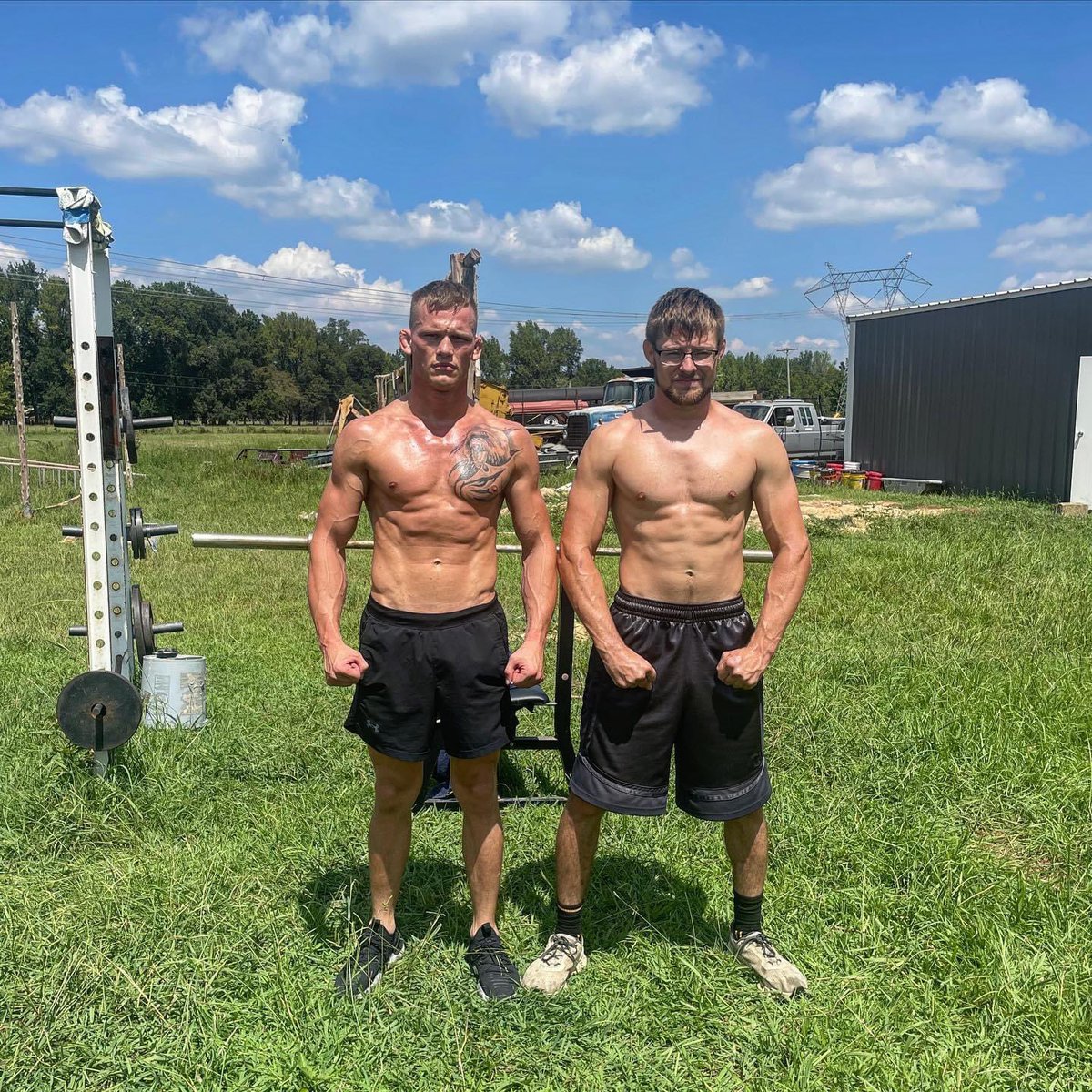TheSavageUFC's tweet photo. The Real Trailer Park Boys. https://t.co/89WzAOOB5c