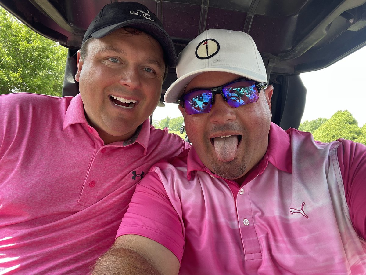 What can we say?  It was a pink kinda day @lakeforestcc_OH #ohiogolf #lakeforestcc #memberguest⛳️