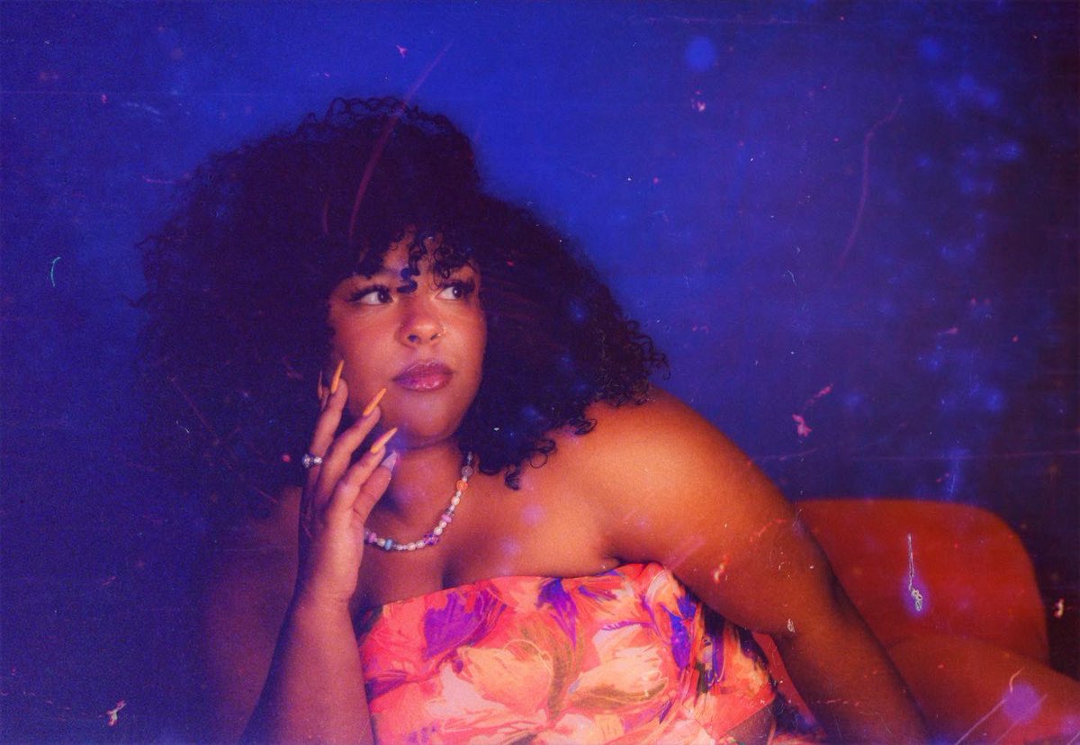 immarenaaa's tweet photo. Pre-order available on iTunes now ! ☺️✨ https://t.co/hg6WL5uh9T
