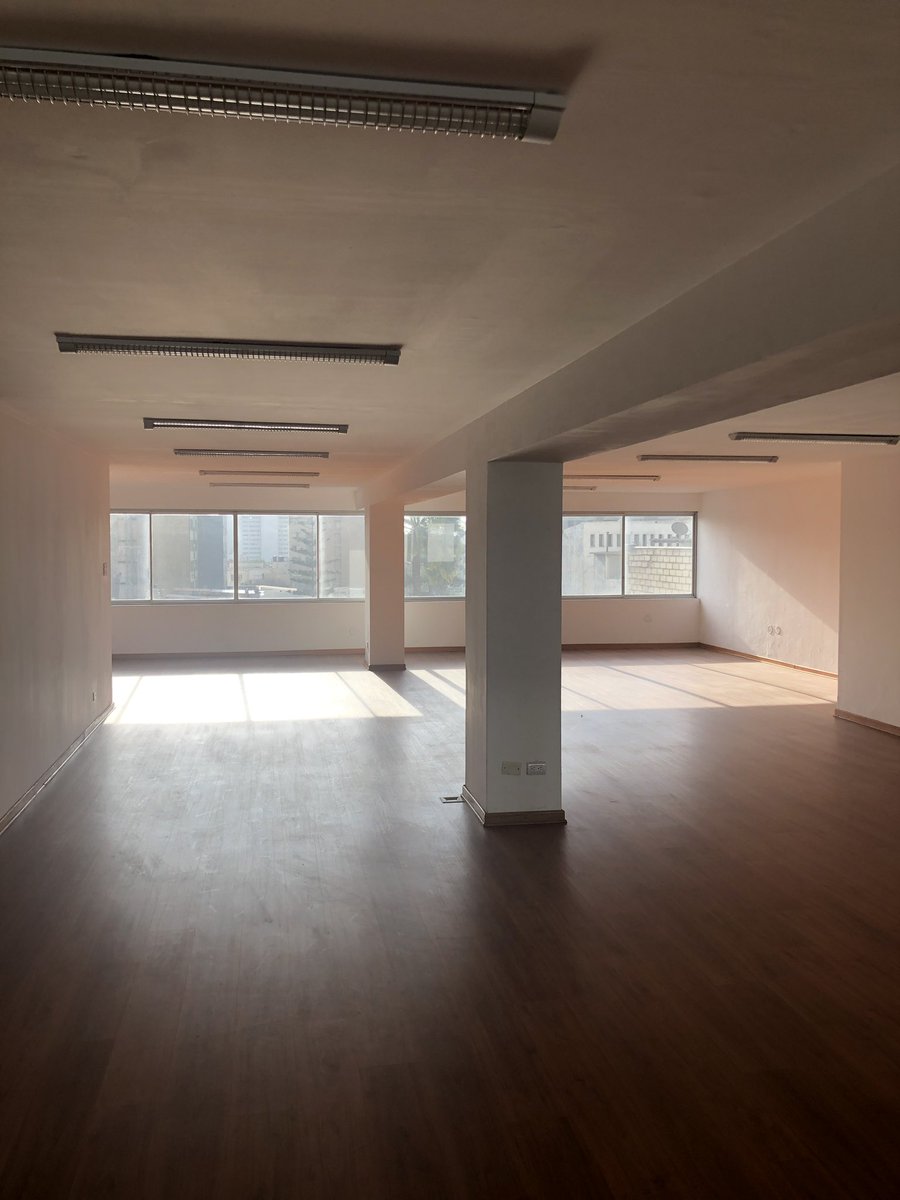 InmobiModus's tweet photo. Oficina de 100 mt2 en alquiler. Centro Financiero San Isidro. Av R.Rivera Navarrete 788 San Isidro.       Es momentos de reducir costos y ser más eficiente con las áreas, no pierda esta oportunidad. https://t.co/h8t9tW06Xr