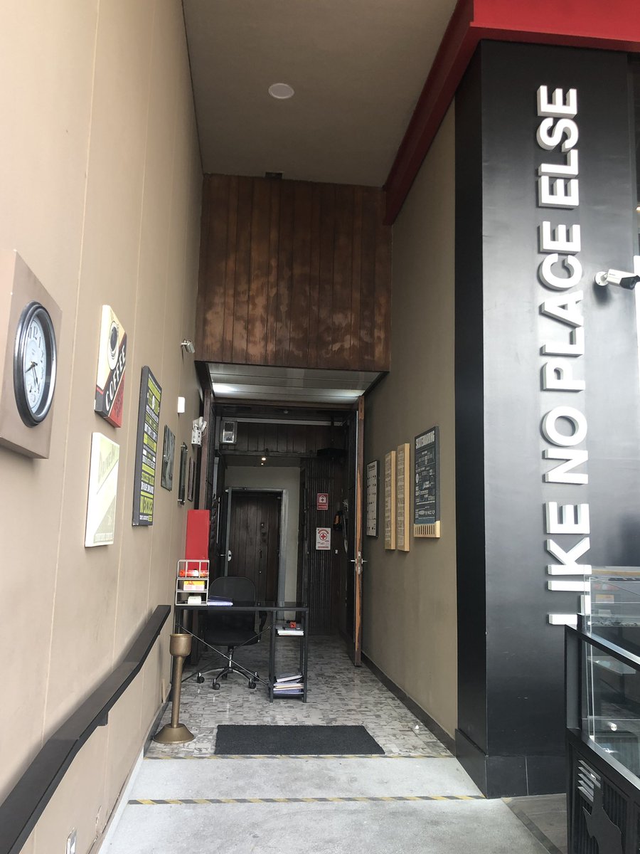 InmobiModus's tweet photo. Oficina de 100 mt2 en alquiler. Centro Financiero San Isidro. Av R.Rivera Navarrete 788 San Isidro.       Es momentos de reducir costos y ser más eficiente con las áreas, no pierda esta oportunidad. https://t.co/h8t9tW06Xr