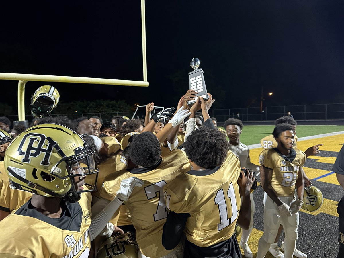 OHHSClippers's tweet photo. Congratulations Clippers on our Community Bowl Win!!!!!!! https://t.co/IBW51tqVcU