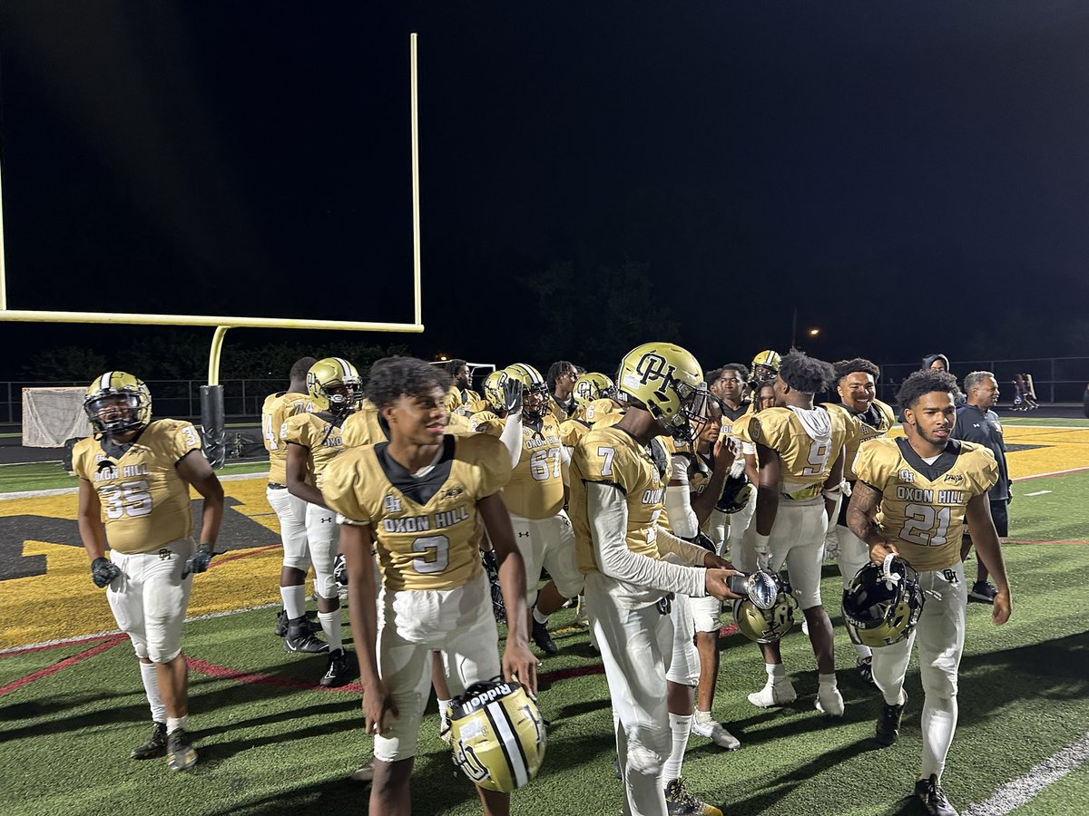 OHHSClippers's tweet photo. Congratulations Clippers on our Community Bowl Win!!!!!!! https://t.co/IBW51tqVcU