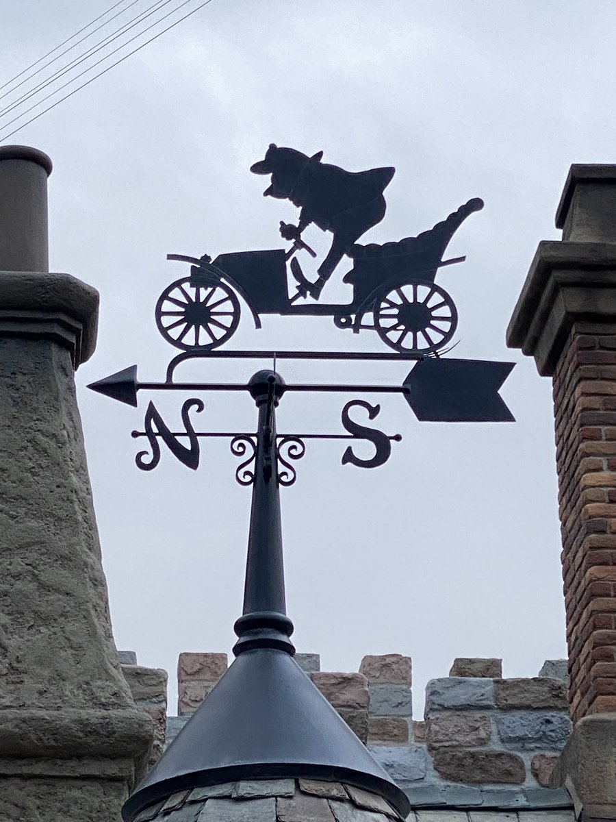 33_Wonderland's tweet photo. 👁🍭❣️#ToadHall #Disneyland https://t.co/UQW45HZYI3