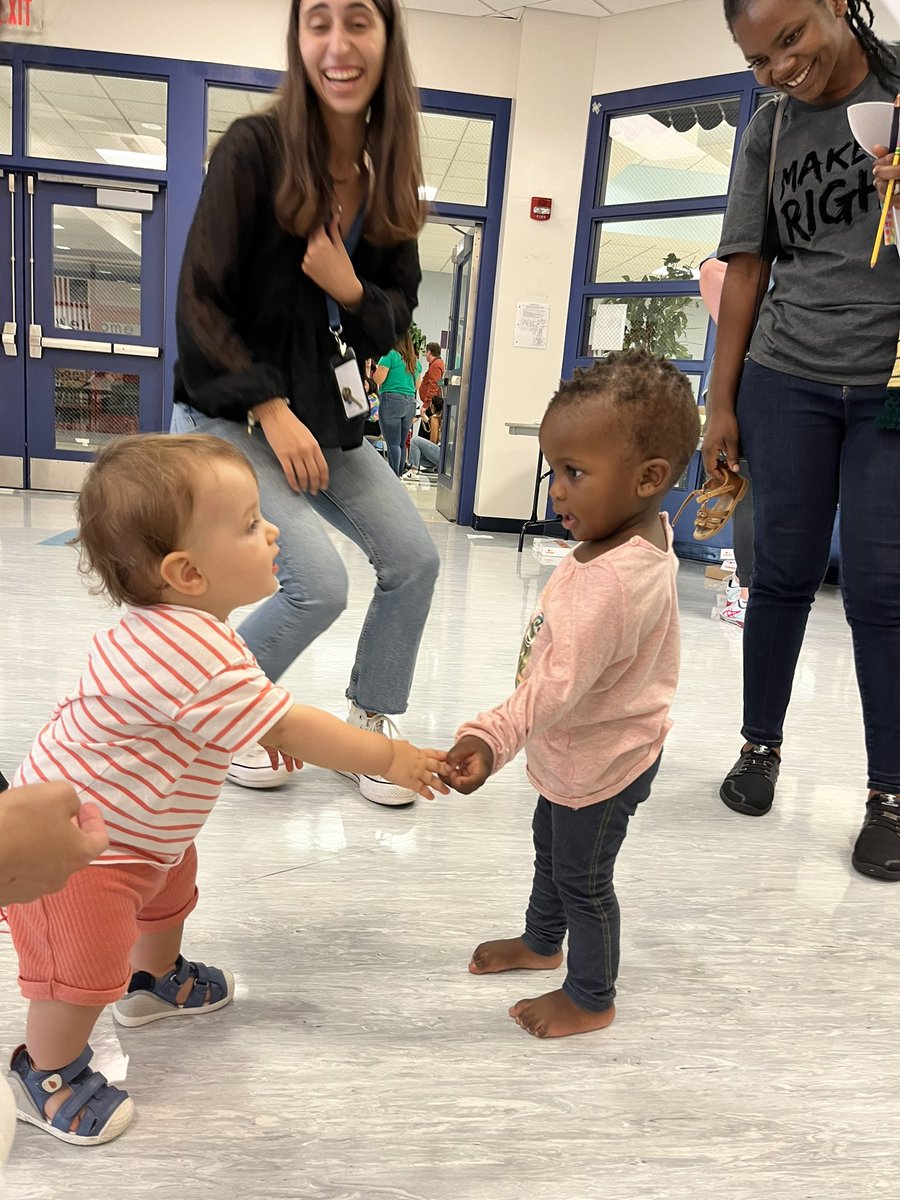 ELforestfriends's tweet photo. Our first district multilingual family event at Prairieview was a success! Donuts were a huge hit! #pvlearns https://t.co/bQaUnuIIXm