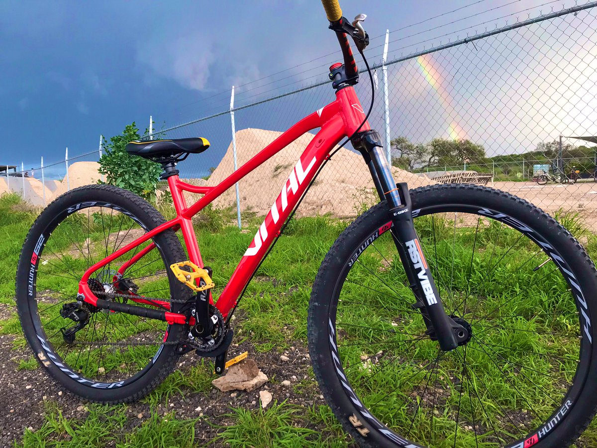 proyectoredman's tweet photo. 🌈
#mtb #mtbhardtail #bikepark https://t.co/7H5Uek6Ynz