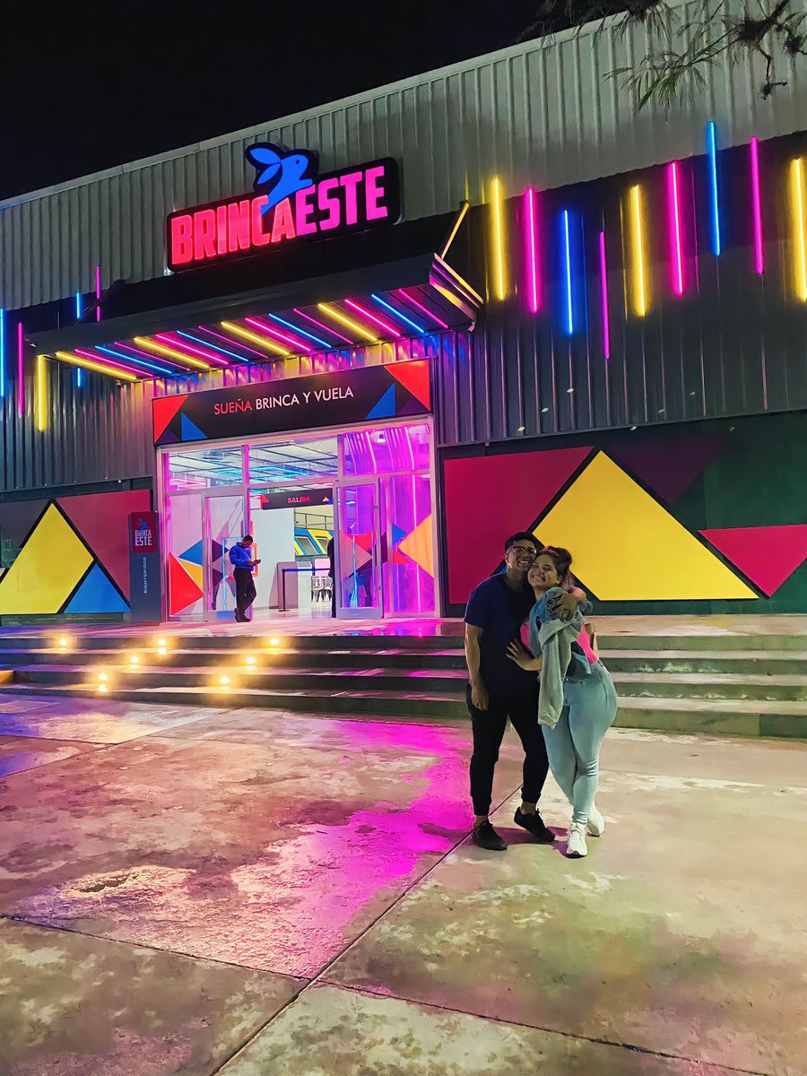 rayuelaaaa's tweet photo. Abrieron un nuevo parque de trampolines. Está en el Parque del Este 📍 es súper grande. Y la hora esta en 3$ + medias 1$ 😊 https://t.co/uOqWYpZr5q