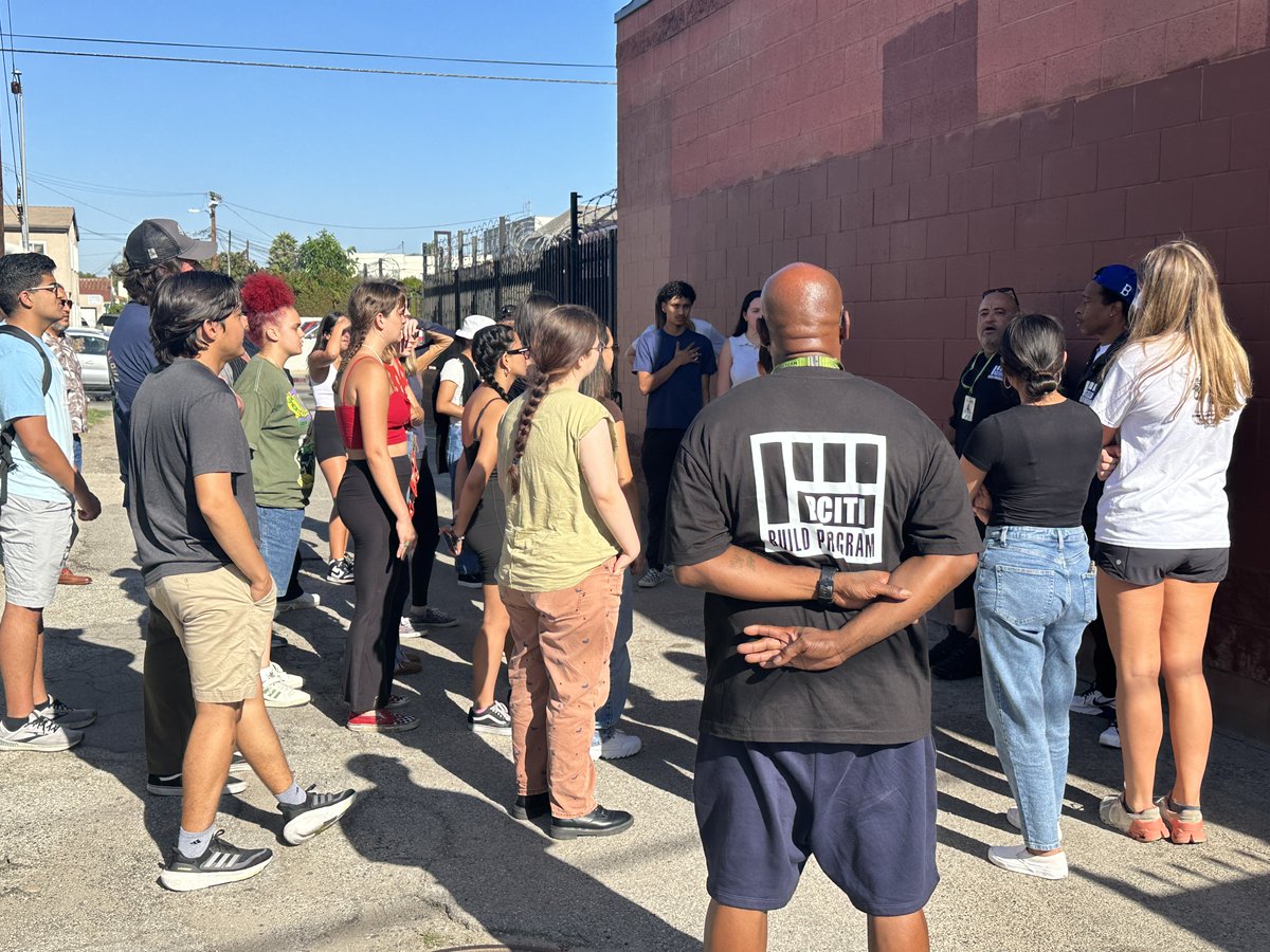grandmaster11's tweet photo. Warriors, BUILD-PCITI International truly getting it done with our new social service professionals coming out of USC. Taking them to the streets to test their classroom skills. This is how solutions are created and communities change for the better!
https://t.co/dcOLe9HCpt https://t.co/9V9UEGY4RW