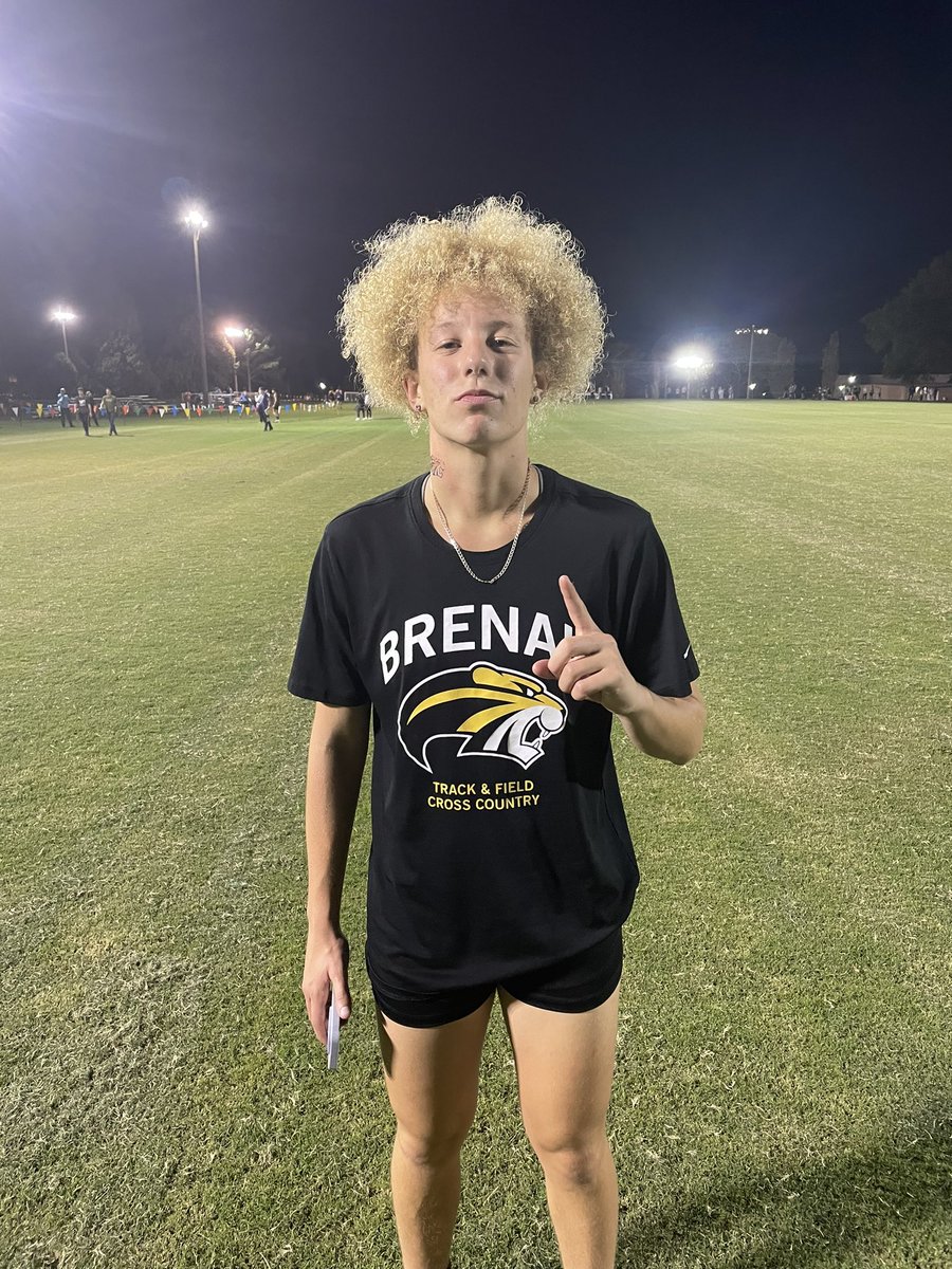 AkinAverie's tweet photo. 1st place in the first race of my college career!!!! Everyone did amazing🐯🐯🐯 #runner #XC https://t.co/tZaiy7HuPp