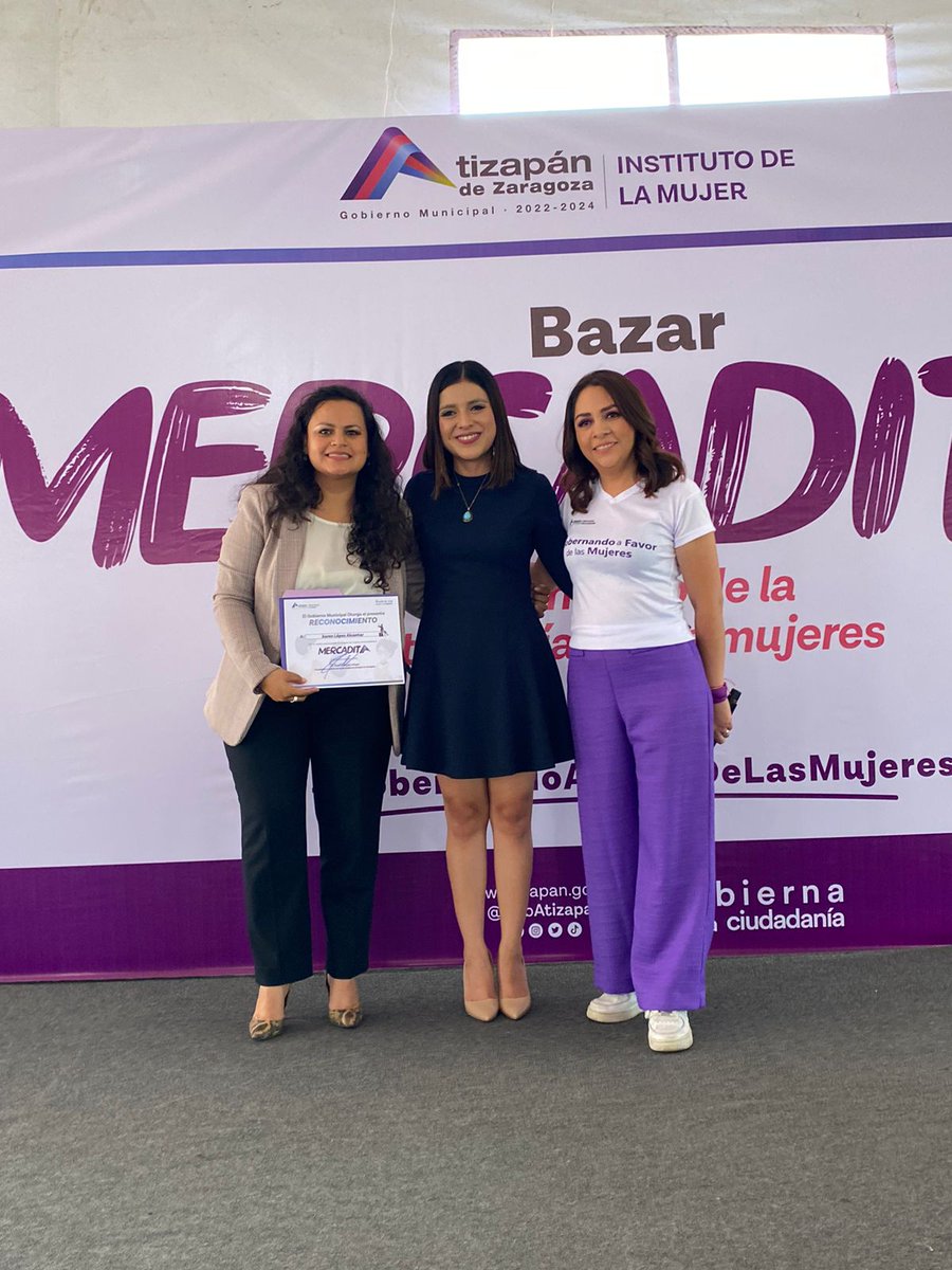 DianaStephanyLG's tweet photo. ¡En #AtizapánDeZaragoza continuamos trabajando a favor de las atizapenses! Un gusto asistir a nuestra Mercadita 🌸en el que nuestras emprendedoras mostraron su talento 🙋🏻‍♀️
 Seguiremos trabajando con el programa Gobernando a favor de las mujeres 
#AtizapánProtegiendoTusDerechos https://t.co/EGLZ7fxoDU