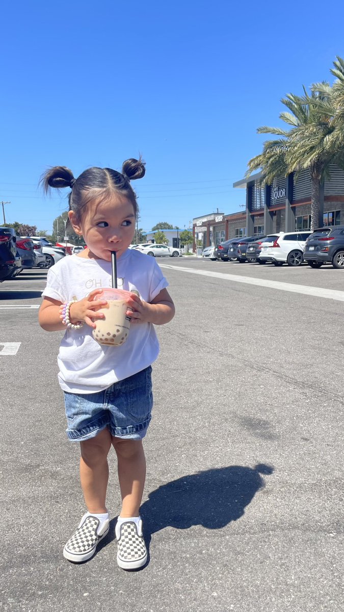 esh400's tweet image. She loves her BoBa