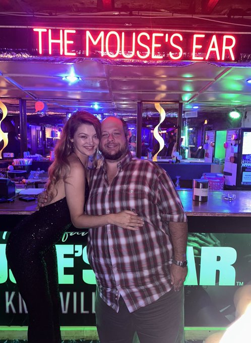 Watch Mike D's leaked NSFW photo on TwXstars