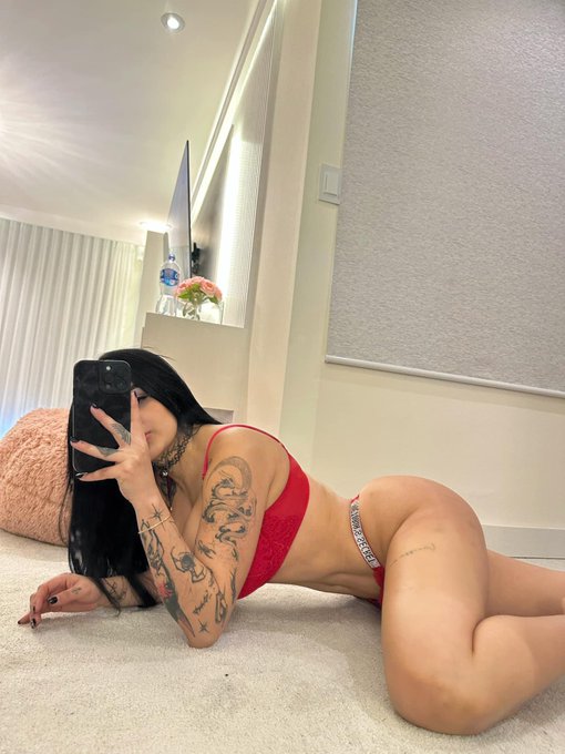 Me visitas ?💋 https://t.co/CwDcUolJNT