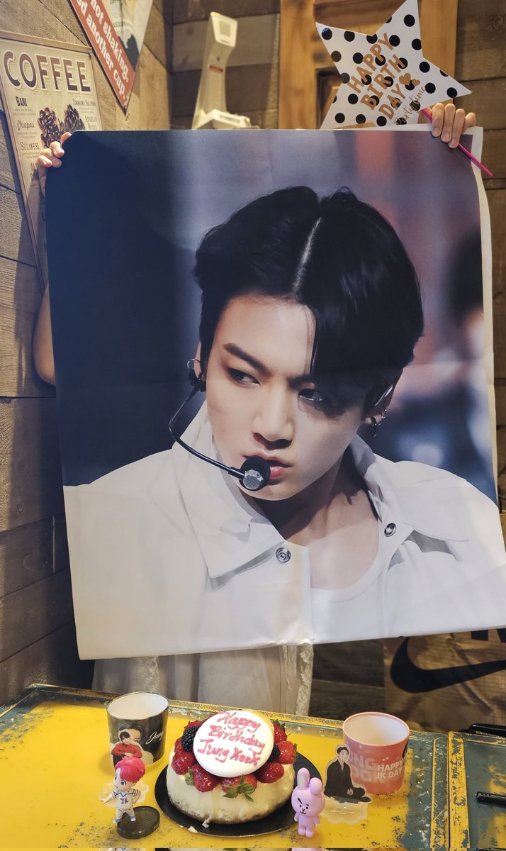 TorontoArmy's tweet photo. Happy birthday Jungkook from TorontoARMYBTS 💜🎁🎂🎉💐❤️💕💖🍰😘
생일 축하해 정국아!
덕메와 생파하고 집에 오는 길에 차에서 마이유를 들으며 수퍼문을 보니 여기가 천국 🌕🌝
#HappyBirthdayJungkook #JungkookBirthday #JungkookDay #JungKook @BTS_twt https://t.co/5YQNRAdikU