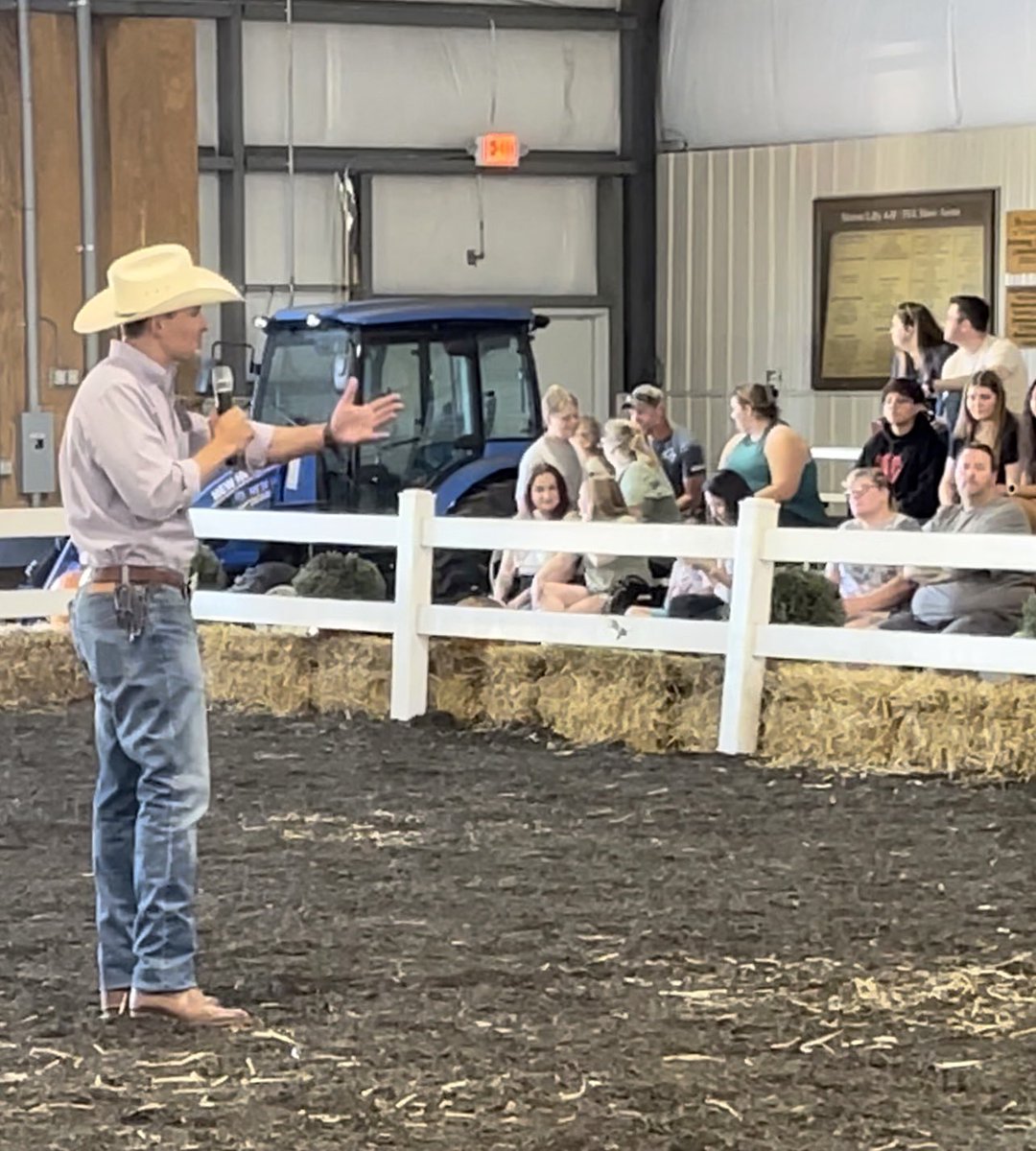 EddieGarciaVA's tweet photo. It was a great evening at the Shenandoah County Fair meeting and speaking to so many hard working Virginians!
#WorkingForWorkingPeople
#bettertomorrow
#Virginia https://t.co/R2AYTkUlav