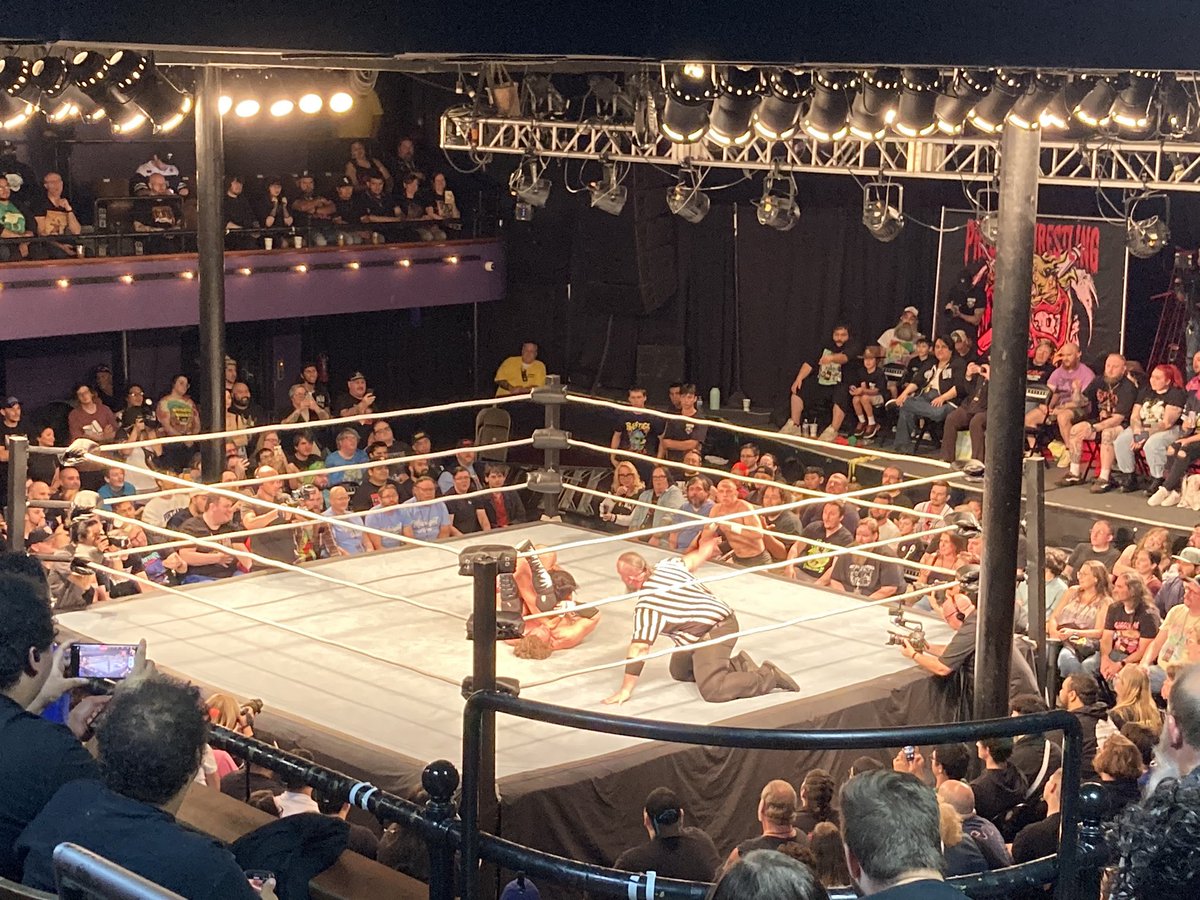 ripcitybeav's tweet photo. .@BuddyRuthless really blew it in the opening match at #PrestigeRoseland 6 #SMH #CmonRef https://t.co/ZGMzsbIBuU