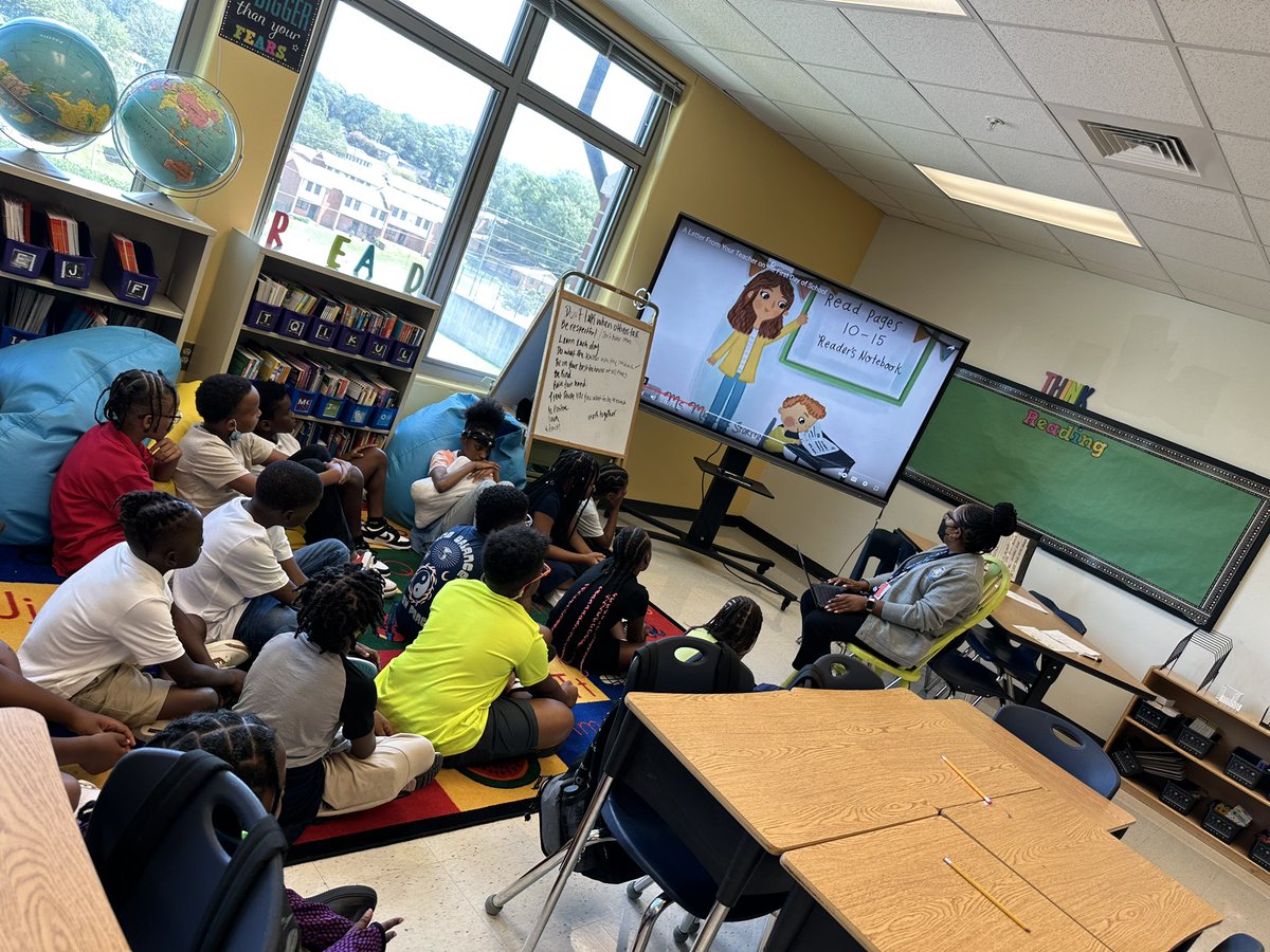 LiteratuHER's tweet photo. One month of school down… 9 more to go!!!
It takes 9 months to bring new life into the world—just watch how we transform our 563 students in 10! #TimeToElevate ✨💙 @NewCollegePk_ES @dr_otway @Bushc1Cassie https://t.co/jEIJDiz9bj