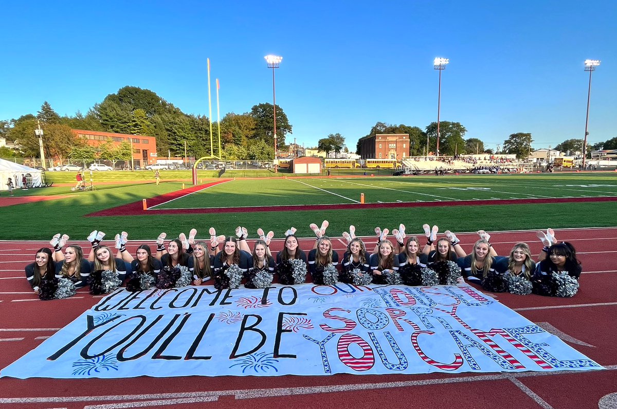StatelinerCheer's tweet image. Kicking the season off with a Liner VICTORY 🐾🇺🇸 we had a blast at tonight’s first game!! Can’t wait for next week! #GoLiners