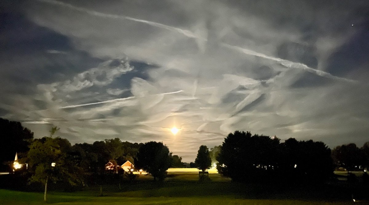 JonTrevCo's tweet photo. Sometimes you just have to stop and realize what God has put together for us to enjoy.

 If we are not careful we speed right by and take for granted the simple things. https://t.co/AqNtvxclWc