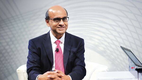 IndianTechGuide's tweet photo. 🚨 Indian origin Tharman Shanmugaratnam has been elected as the President of Singapore by defeating two other Chinese origin contenders. 🇸🇬 https://t.co/wy3dTeSCQx