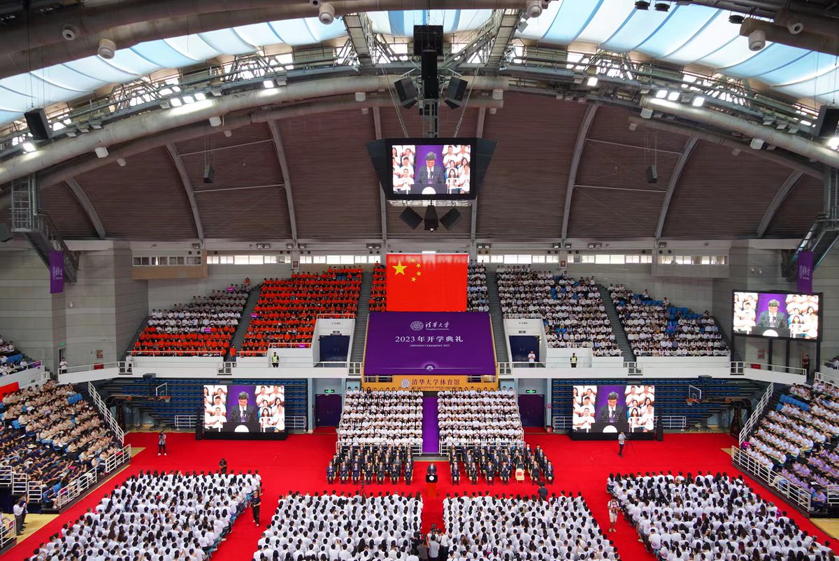 Tsinghua_Uni's tweet photo. Singing the school anthem, over 3800 #NewTsinghuaRen from the main campus and @TsinghuaSIGS attended the Opening Ceremony 2023 for graduates this morning. As they begin their new adventure in Tsinghua, let's greet them with a resounding #WelcomeToTsinghua! https://t.co/BMjND0QDrF