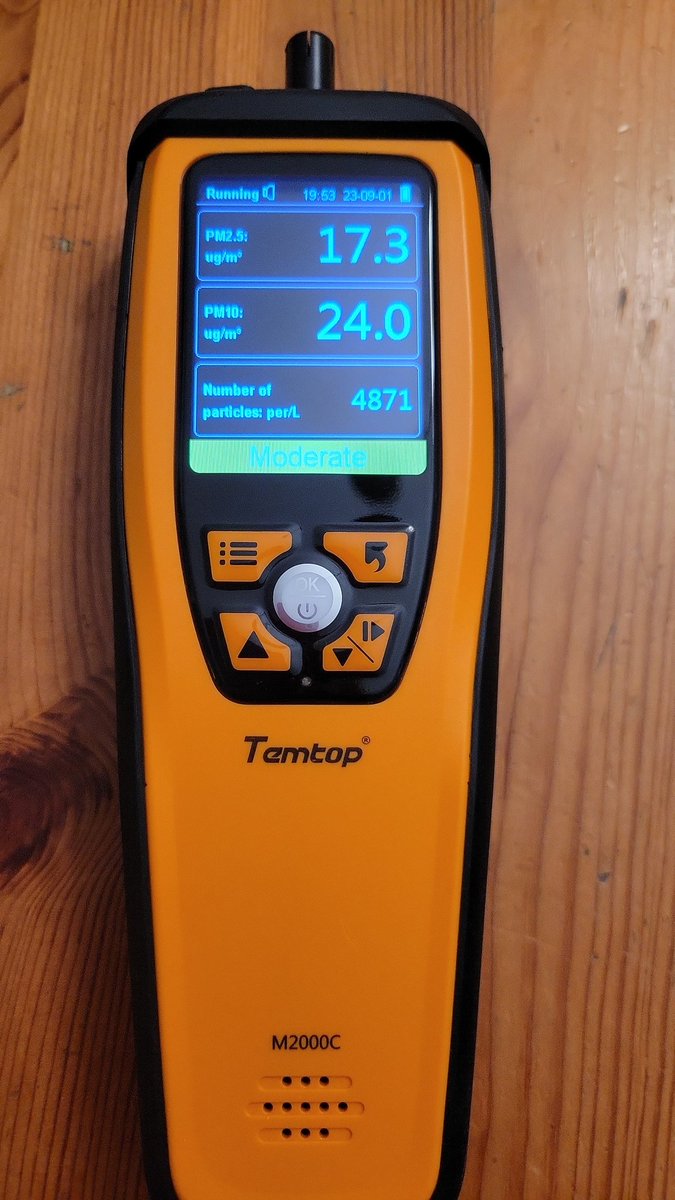 NewsReader604's tweet photo. Useful for checking the air quality during wildfire seasons. #temtop #bcco2 #wildfire #AirQuality https://t.co/UyQ9r2oxrj