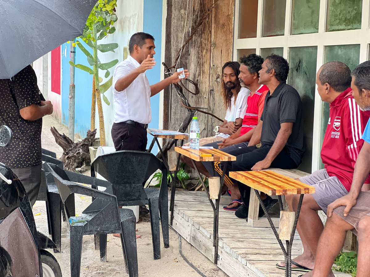 DemocratsFVM's tweet photo. ދިވެހި ކުދި ވިޔަފާރިތަކުންކުރާ މަސައްކަތުގެ ތެރެއަށް ސަރުކާރުގެ އެކިއެކި ކުންފުނިތަކުން ވަނުން ހުއްޓުވާނަން @ilyas_labeeb
#illiAmru2023
#WeTheDemocrats
#CandidateNumber7 https://t.co/TA3Jrca3sr
