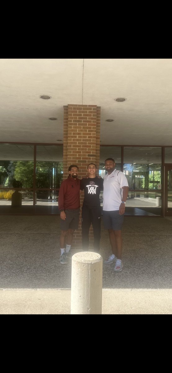 Jacob Scruggs (@jacobscruggs16) on Twitter photo Super grateful I was able to officially visit Rose-Hulman today!
Thank you <a href="/CoachSales_/">CoachSales_</a> for the tour and showing me why Rose is DIFFERENT! Super grateful I was able to officially visit Rose-Hulman today!
Thank you <a href="/CoachSales_/">CoachSales_</a> for the tour and showing me why Rose is DIFFERENT!