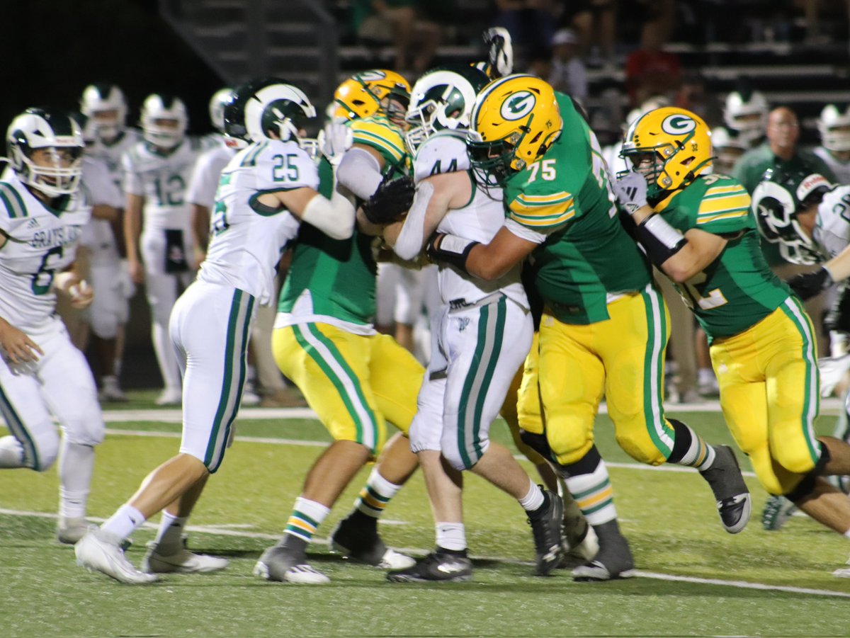 geneseofootball's tweet photo. Final: Leafs 27 Grayslake Central 7! https://t.co/YMQWlwCA5l