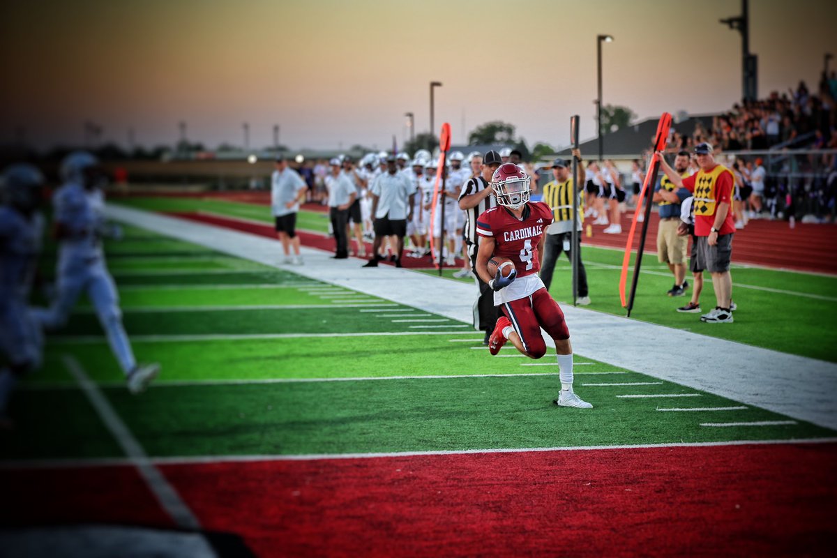 ScottRussellOLY's tweet photo. What a statement start for the season!!! 48-7 over Baldwin.
Lots of big plays. Great job on the consistent effort all around!
Nice too see our speed all around! Big men on the O-line getting to the second level!
#CardinalSTRONG #CardinalCULTURE
#CardinalSPEED
@EHSCardinals_FB
