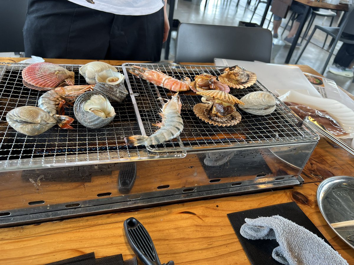 mukku032's tweet photo. ��達と海鮮焼き☺️ https://t.co/iW4QVIzbGE