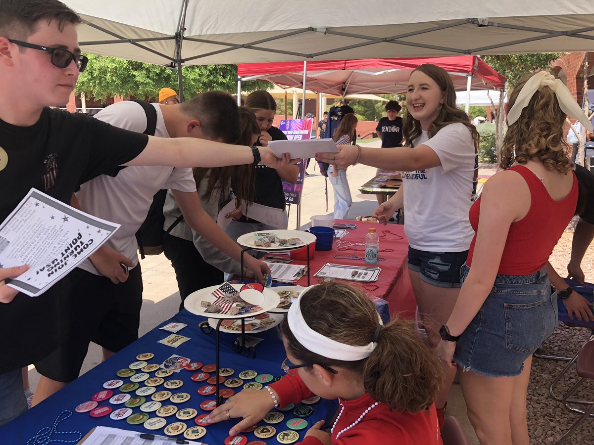 basednblessed's tweet photo. THE #FEARLESSSTUDENTLEADERS of Red Mountain High School invite y'all to join them in protecting free speech on campus!!
Club Fair ✅
🔜#AMFEST2023 https://t.co/2krRqc5URj