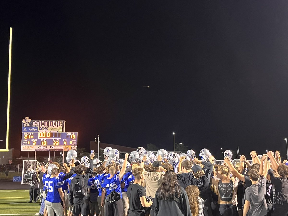 Middie_Football's tweet photo. Good night to be a Middie! https://t.co/7QtLMG5tLt